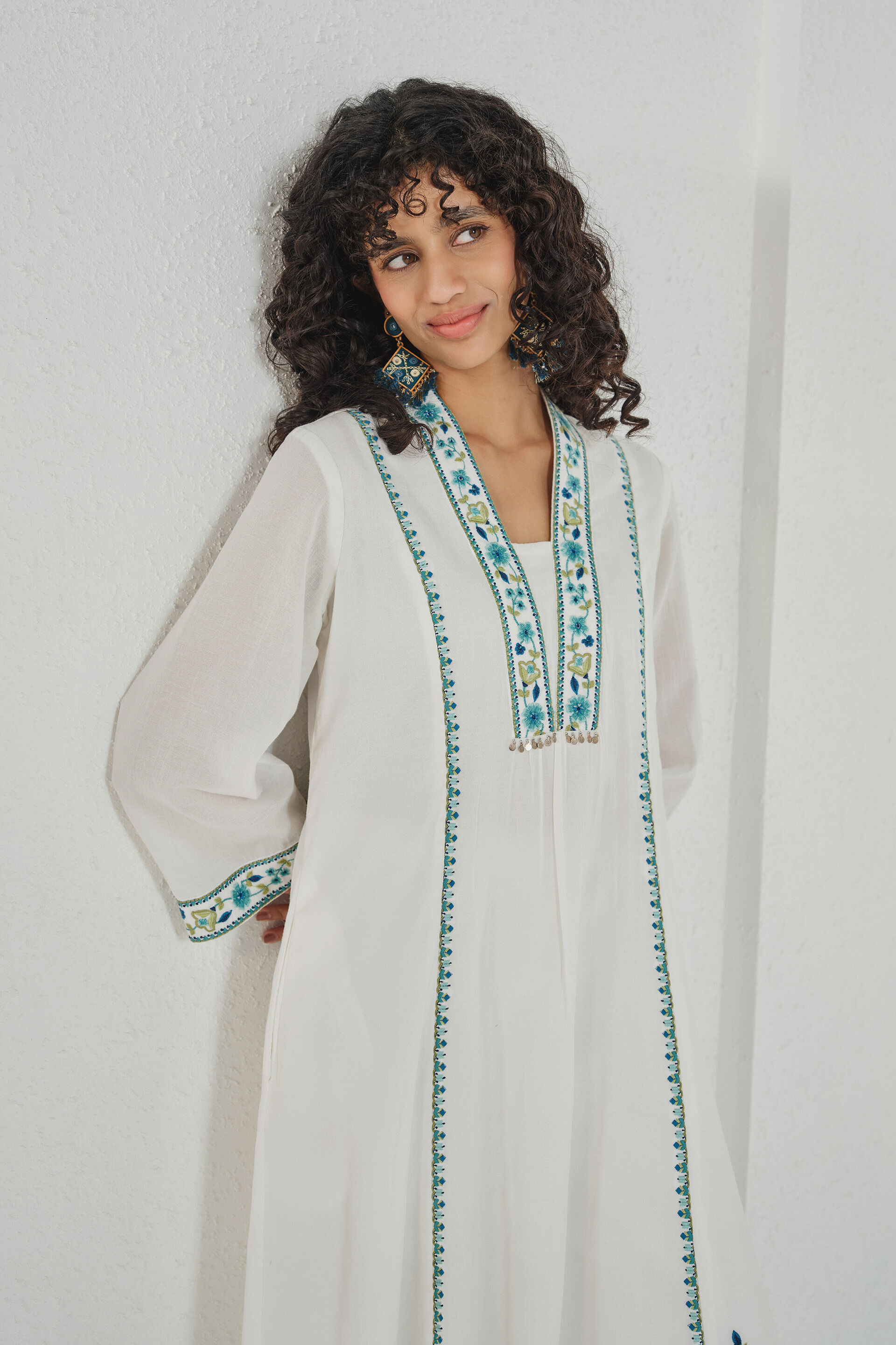 Araya Embroidered White Kurta, White, image 3